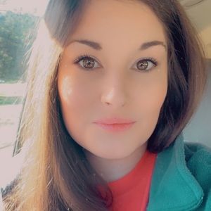 Meet your Posher, Desiree